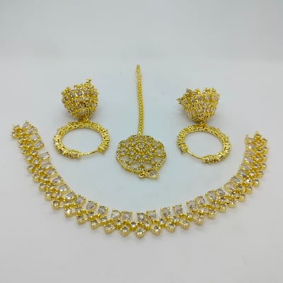 jewelry set and earrings, matching maang tikka