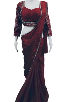Janhvi Kapoor, a prominent Bollywood marron saree .