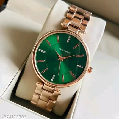 New Fancy Solid Dial Attractive Metal Chain Attractive Bracelet Analog Watch for Women