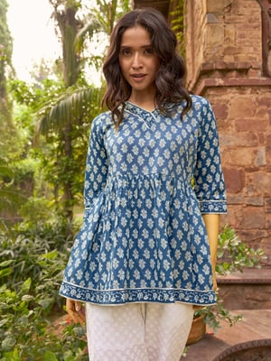  Libas Floral Printed V-Neck Flared Sleeves Pure Cotton Pleated Kurti