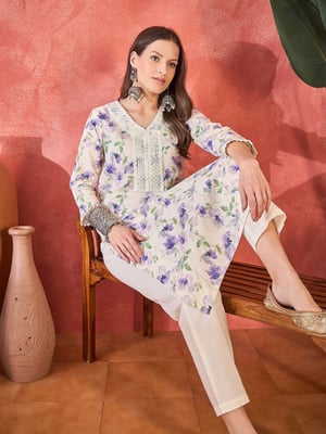  Sangria Floral Printed V-Neck Straight Kurta